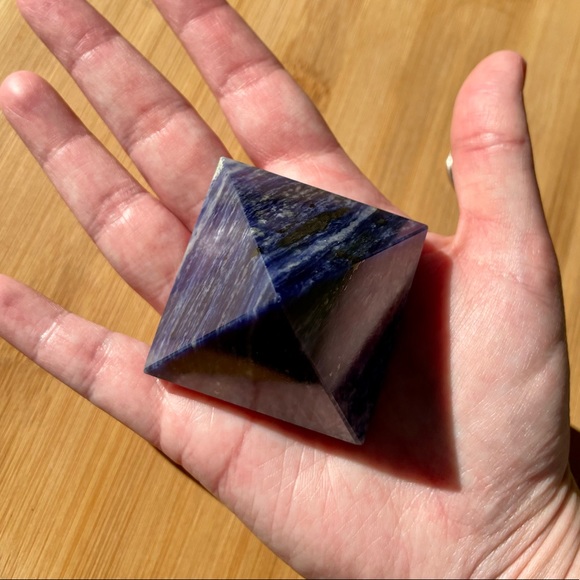 Sodalite Pyramid - Picture 8 of 12